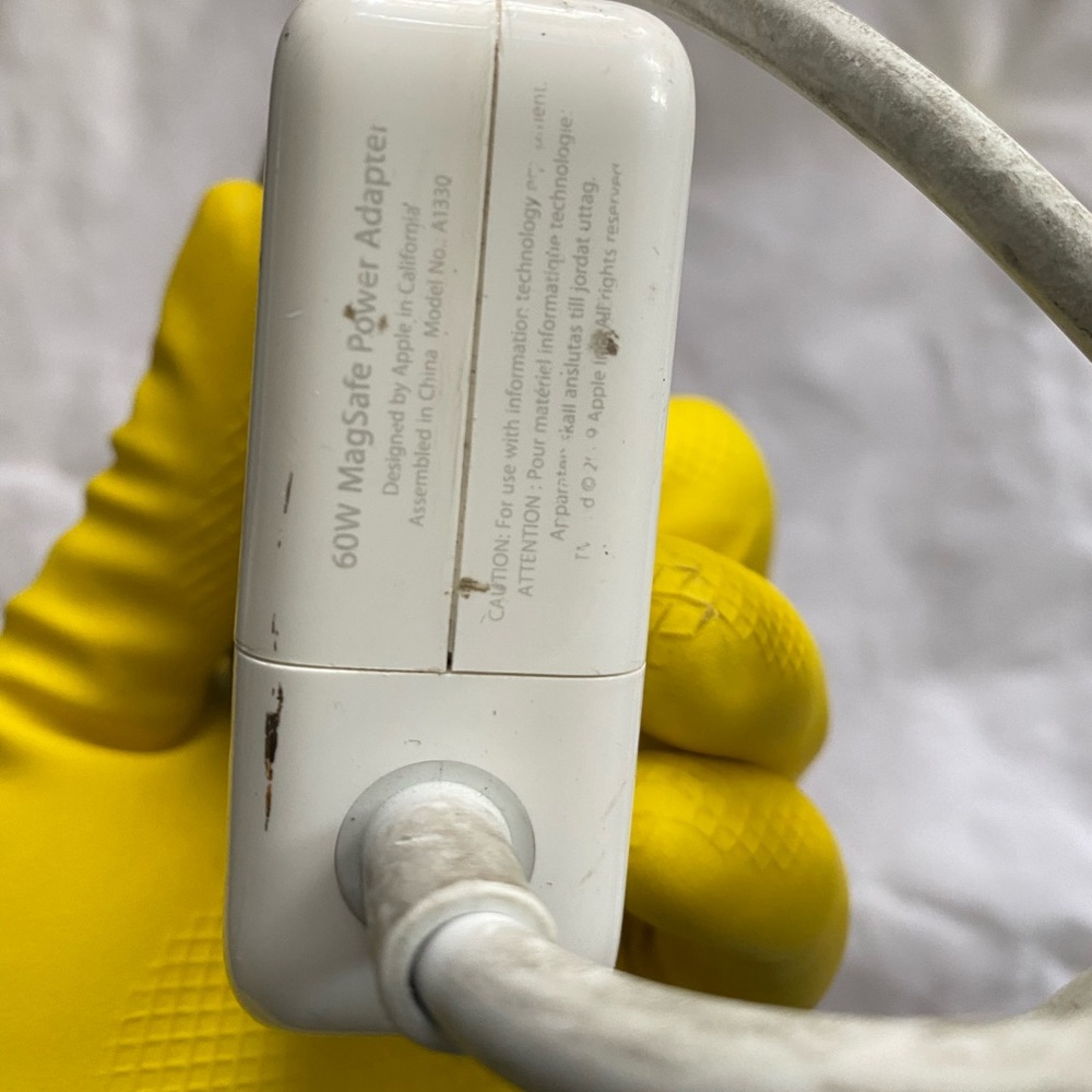 60W Apple Megsafe power adapter